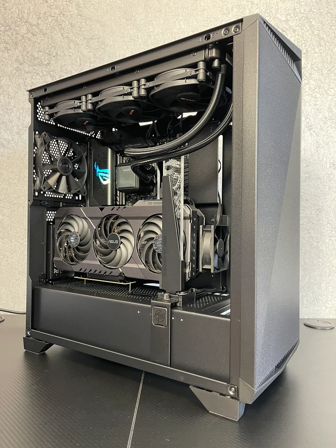 Custom Gaming PC/ Ryzen 9 9900X/ 32GB/ 2TB SSD NVMe/ RTX 5090 - Image 9