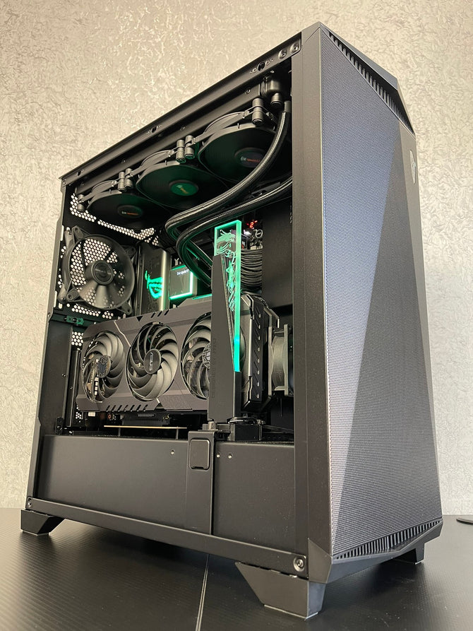 Custom Gaming PC/ Ryzen 9 9900X/ 32GB/ 2TB SSD NVMe/ RTX 5090 - Image 2